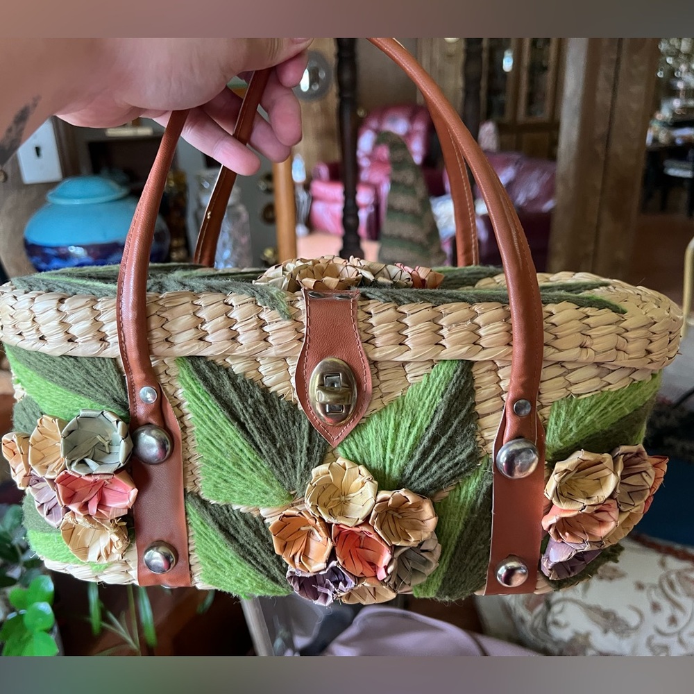 Vintage 1960s Floral Woven Basket Bag